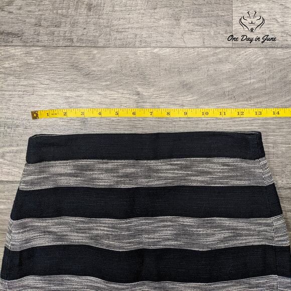 J. Crew The Pencil Skirt Petite Size 0P - Picture 3 of 5